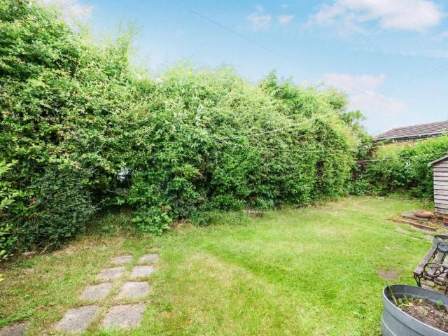 2 bed house for sale