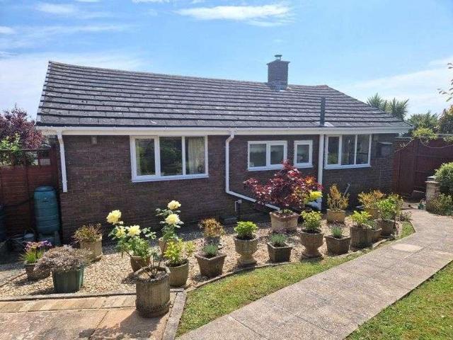 2 bed house for sale