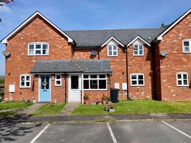 2 bed house for sale