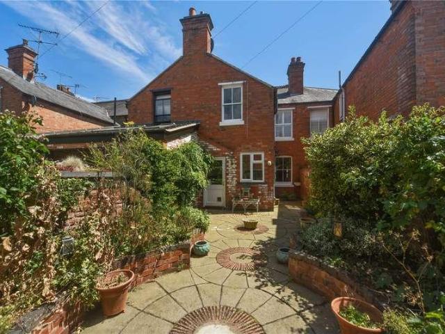 2 bed house for sale