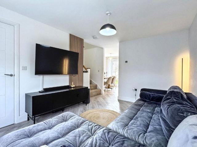 2 bed house for sale
