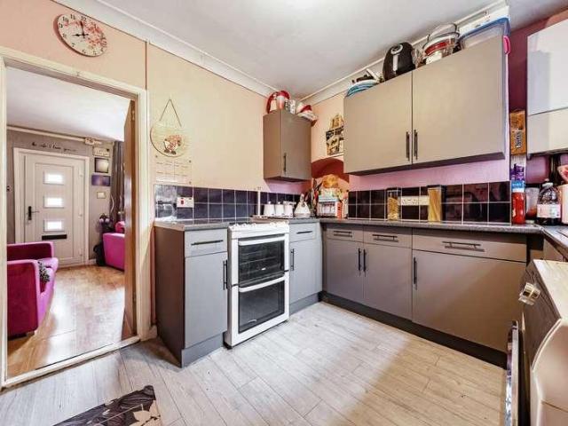 2 bed house for sale
