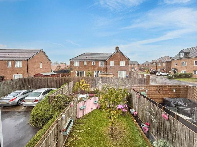 2 bed house for sale
