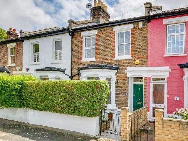 2 bed house for sale
