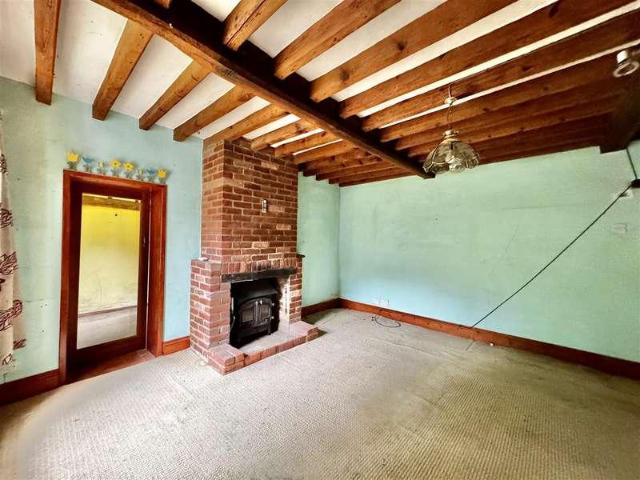 2 bed house for sale