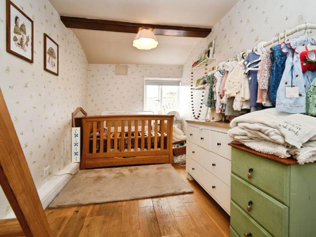 2 bed house for sale