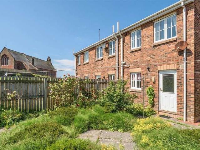2 bed house for sale