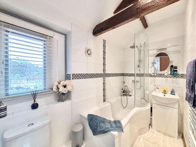 2 bed house for sale