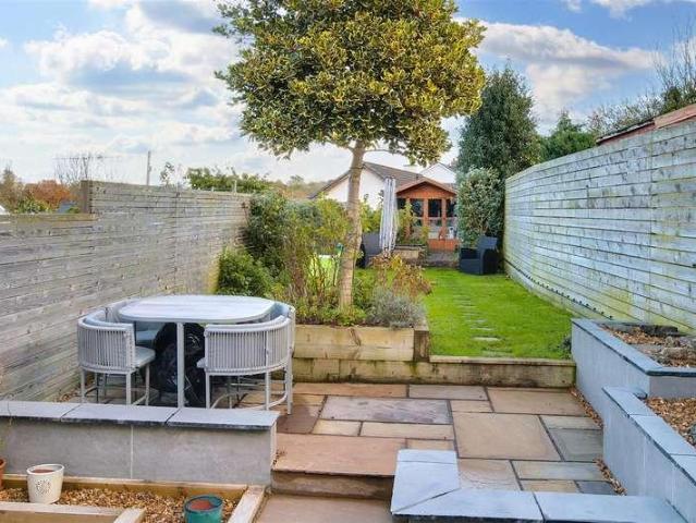 2 bed house for sale