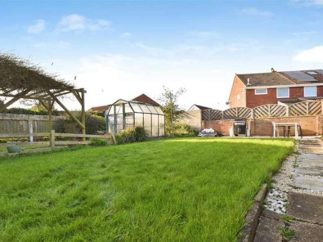 2 bed house for sale