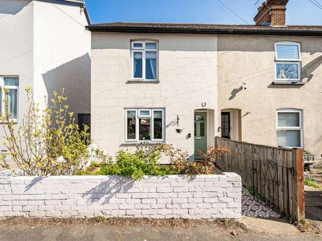 2 bed house for sale