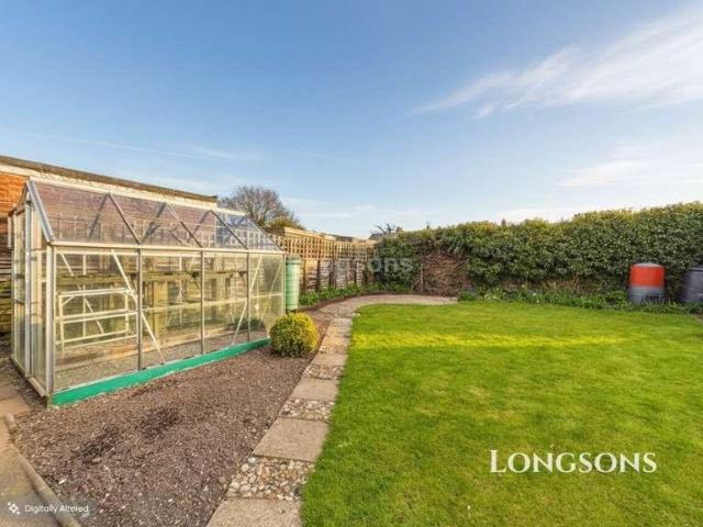 2 bed house for sale