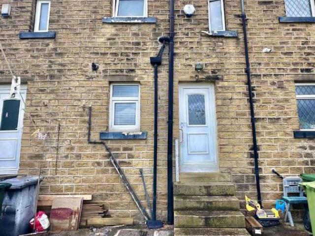 2 bed house for sale