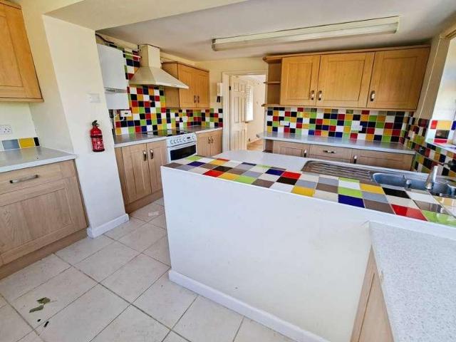 2 bed house for sale