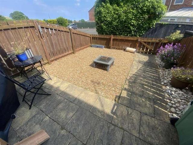 2 bed house for sale