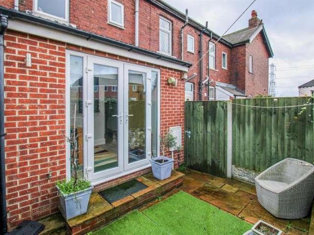 2 bed house for sale