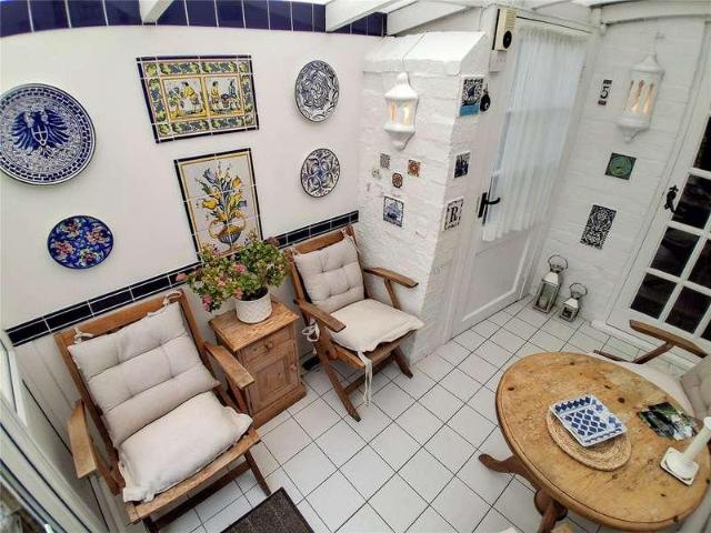 2 bed house for sale