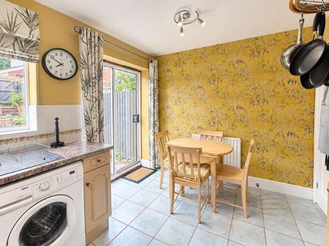 2 bed house for sale