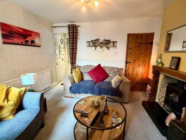 2 bed house for sale