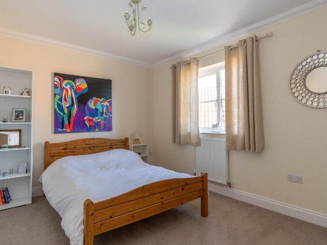 2 bed house for sale