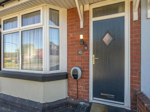 2 bed house for sale
