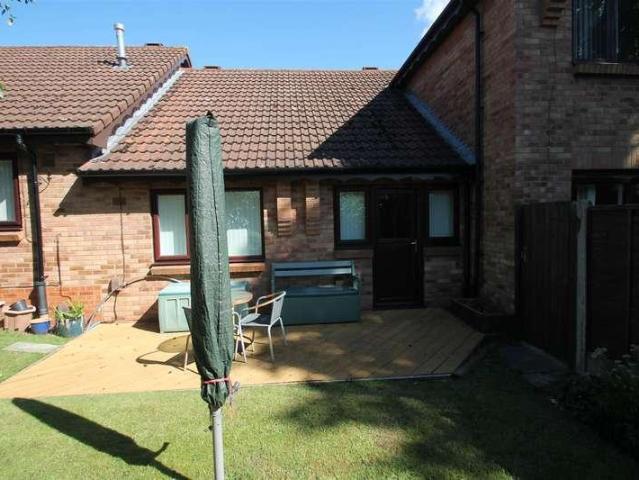 2 bed house for sale