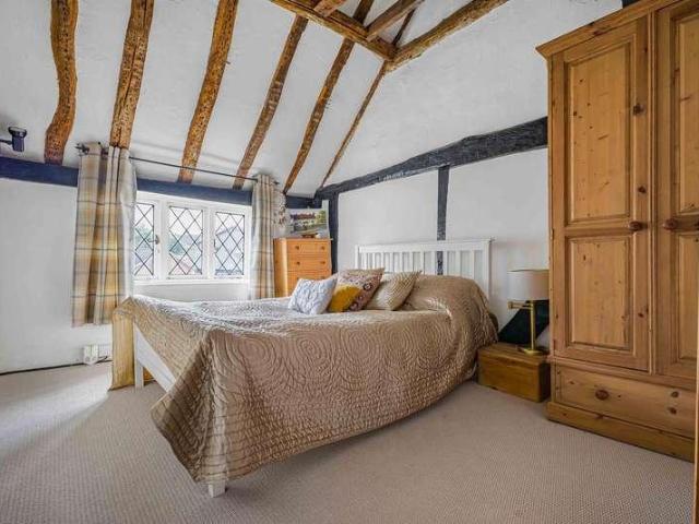 2 bed house for sale