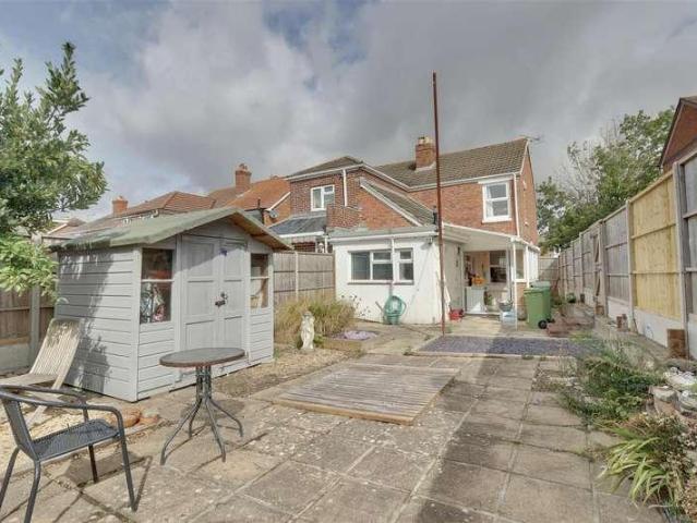 2 bed house for sale