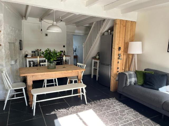2 bed house for sale