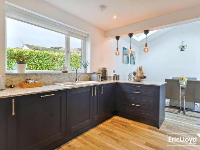 2 bed house for sale