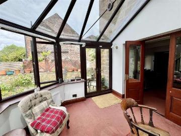 2 bed house for sale