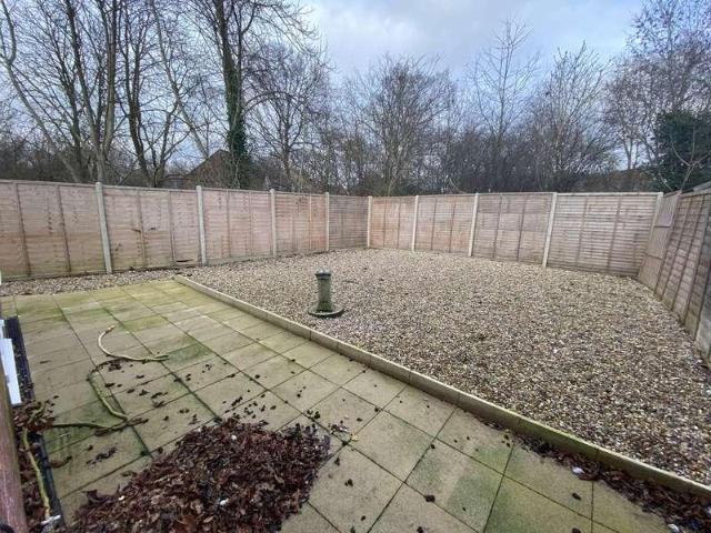 2 bed house for sale