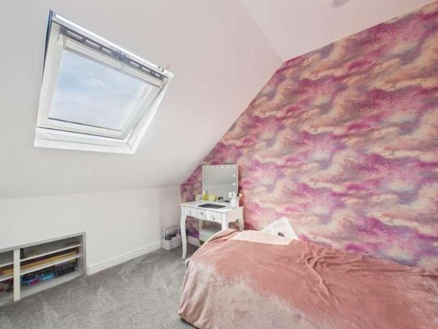2 bed house for sale