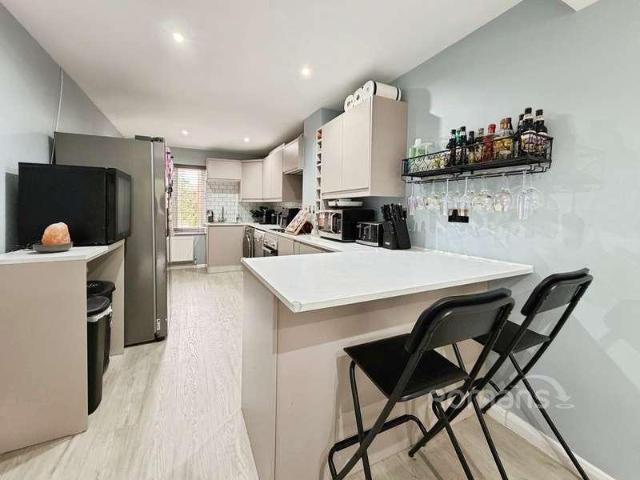 2 bed house for sale