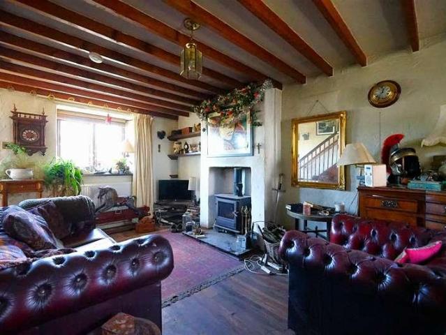 2 bed house for sale