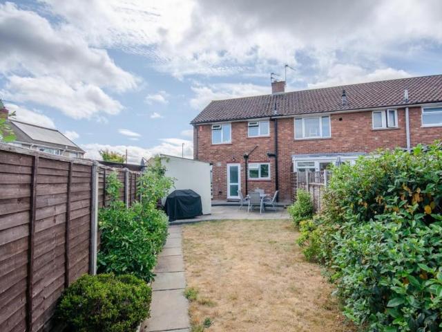 2 bed house for sale