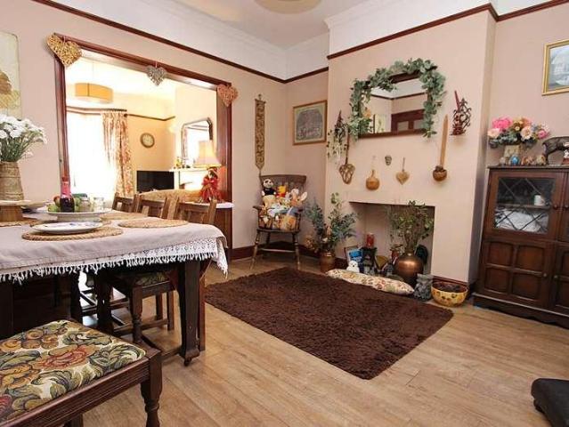 2 bed house for sale