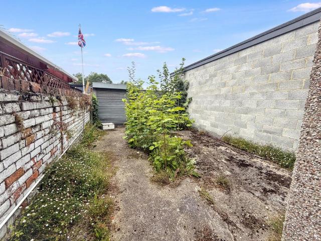 2 bed house for sale