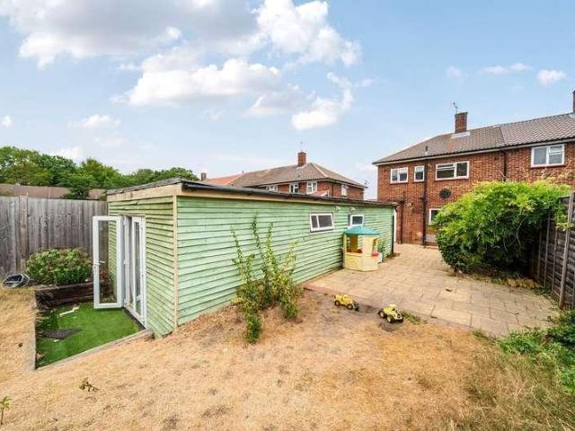 2 bed house for sale