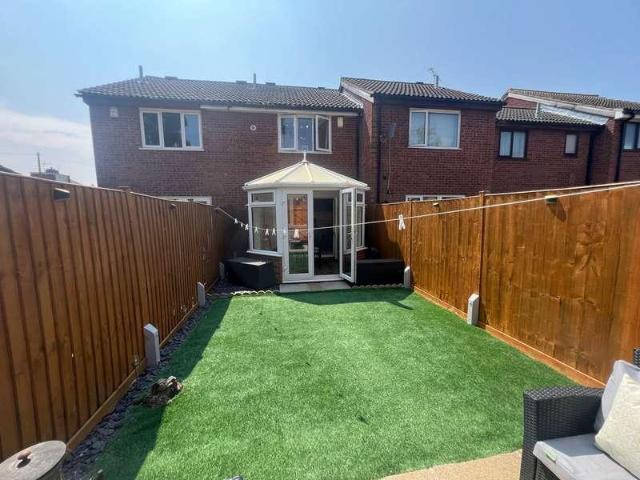 2 bed house for sale