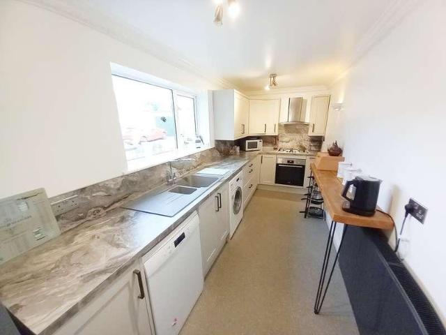 2 bed house for sale