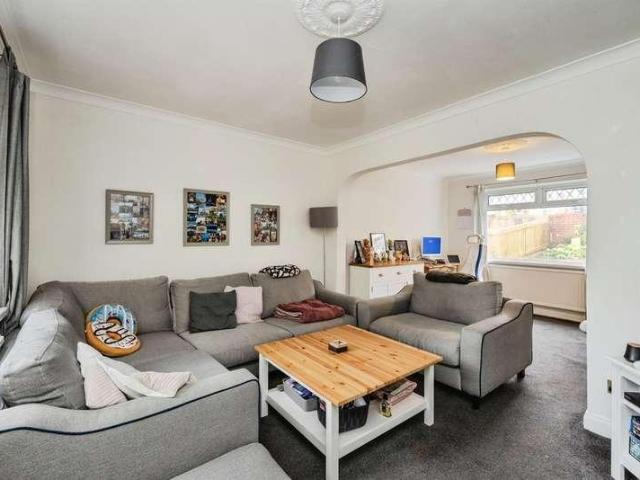 2 bed house for sale