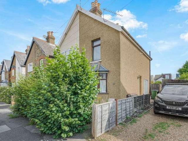 2 bed house for sale