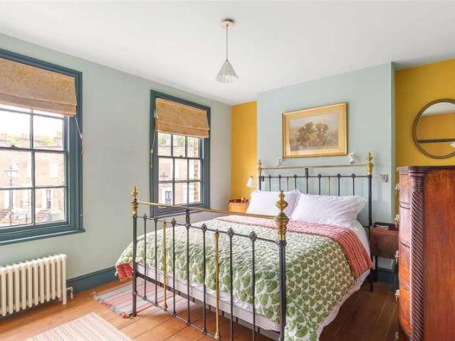 2 bed house for sale