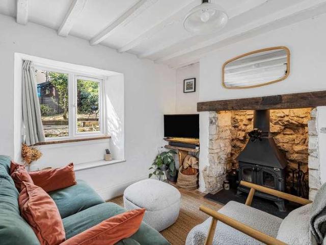 2 bed house for sale