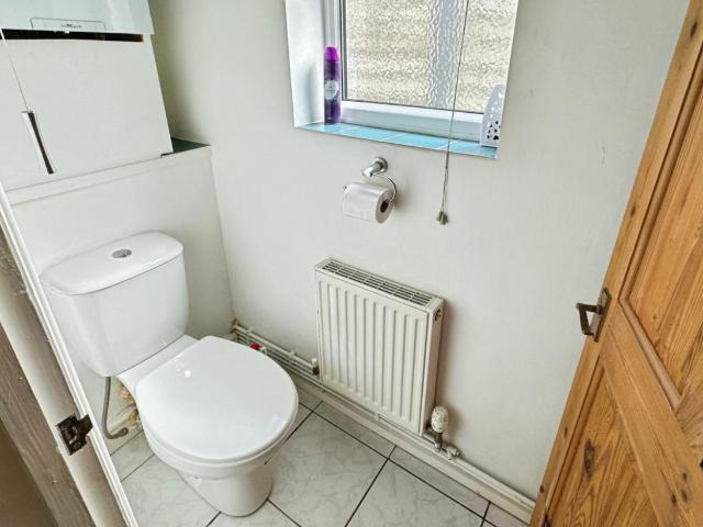 2 bed house for sale