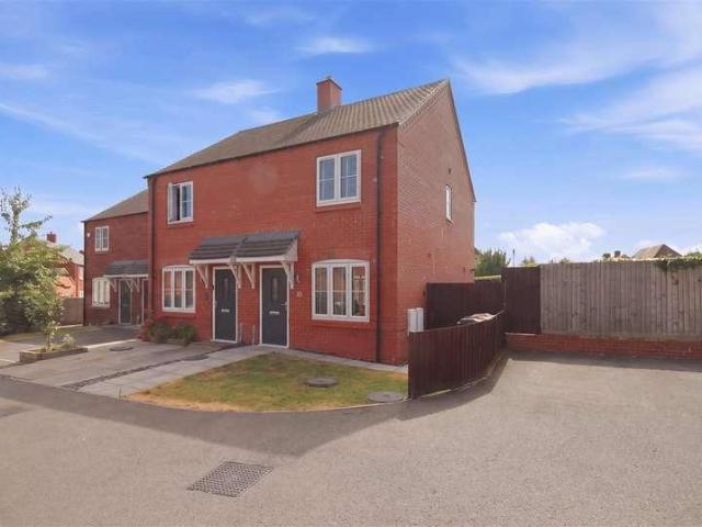 2 bed house for sale