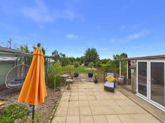 2 bed house for sale