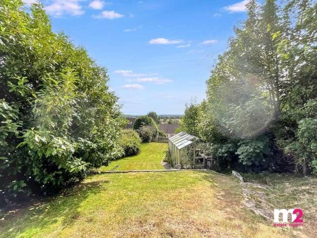 2 bed house for sale