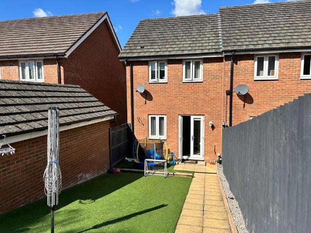 2 bed house for sale